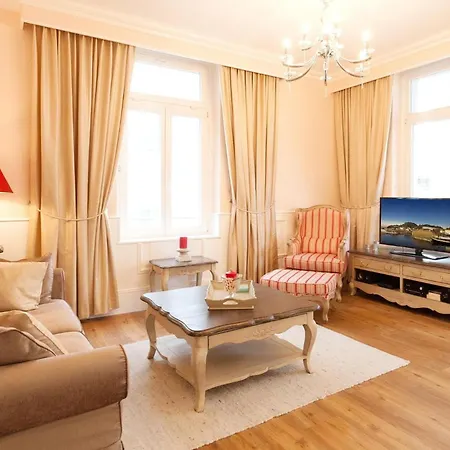 Ostseebad, Sellin, Ruegen, Villa Odin アパート ゼリン